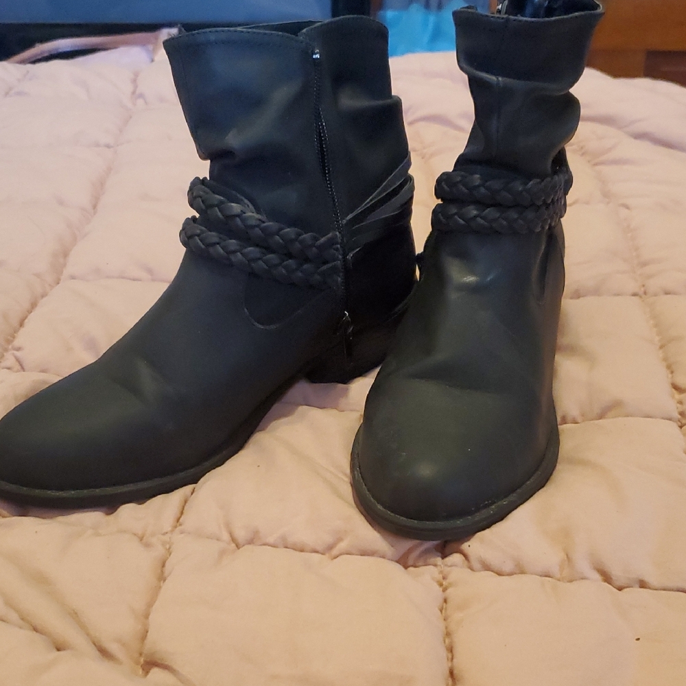 Easy Street Black Ankle Boots Sturdy Durable Sole
